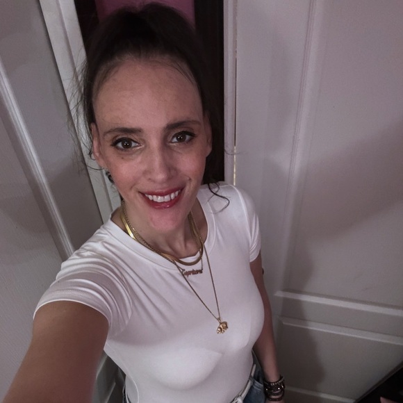 I am a fair reseller, that brings you items that are in pristine condition. 🫶🏼🤩 - Picture 1 of 1